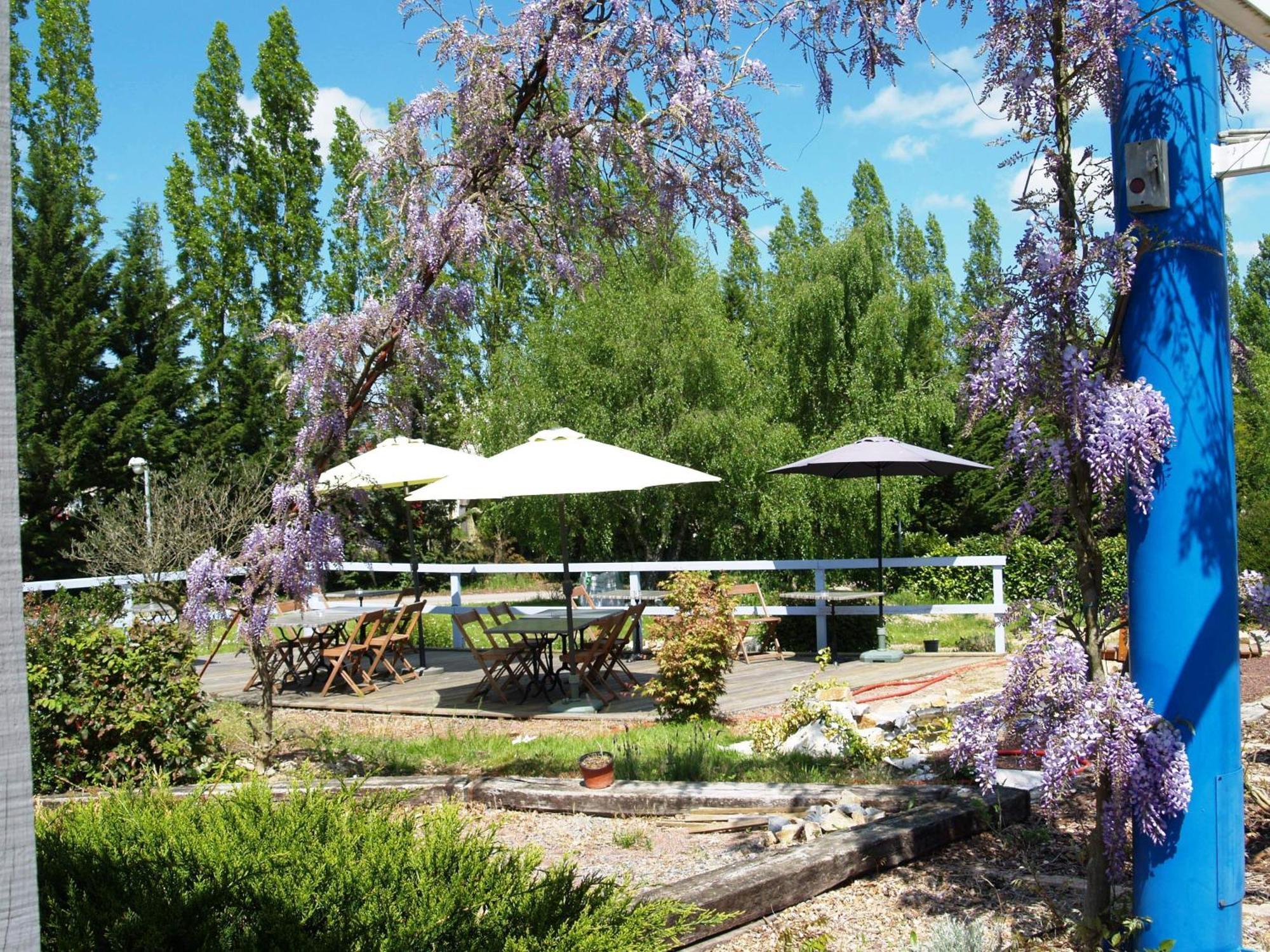 Hotel Au Relais Des Lilas Parthenay Zewnętrze zdjęcie