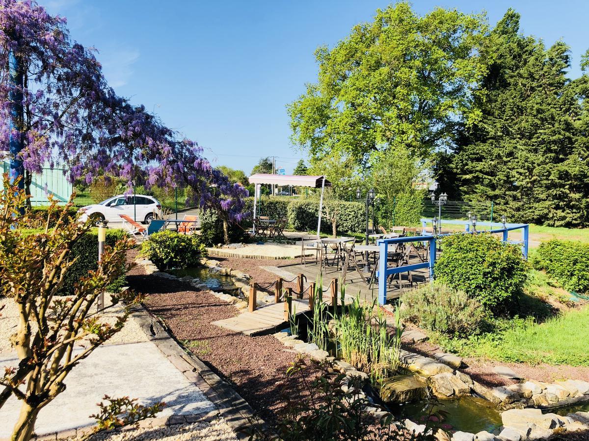 Hotel Au Relais Des Lilas Parthenay Zewnętrze zdjęcie