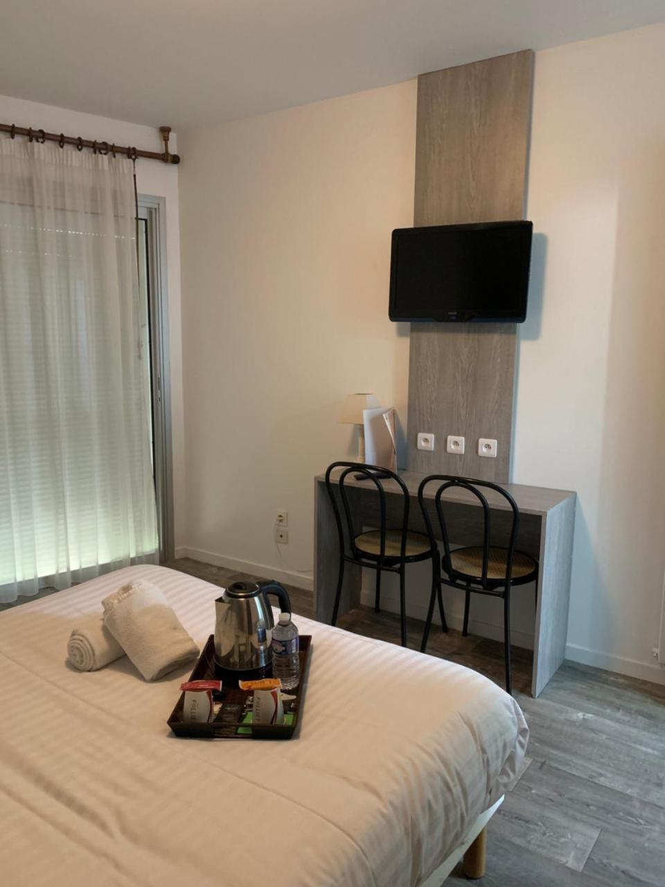 Hotel Au Relais Des Lilas Parthenay Zewnętrze zdjęcie